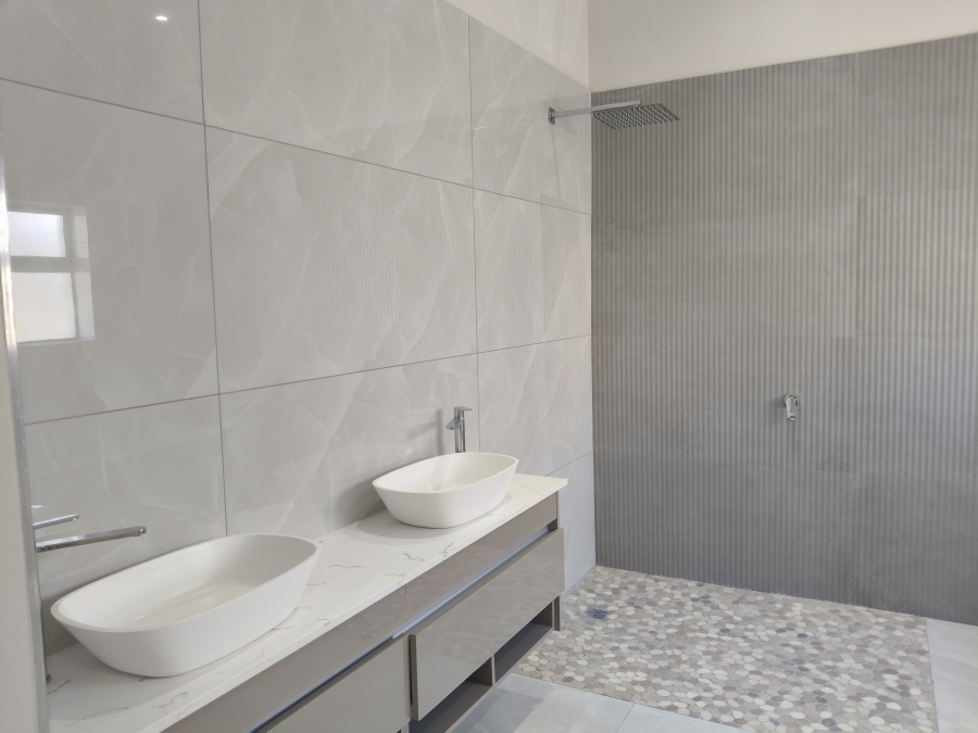 4 Bedroom Property for Sale in Fountains Estate Eastern Cape